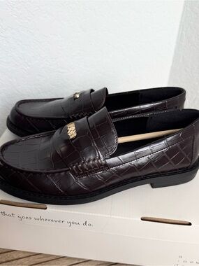 A New Day Brown Croc Embossed Loafers NWT Size 7